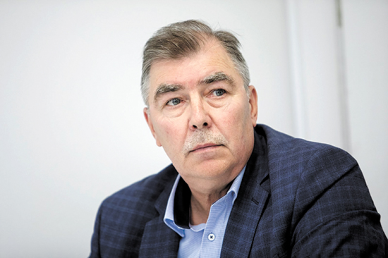 Puskunigis K Pansevic nuotr